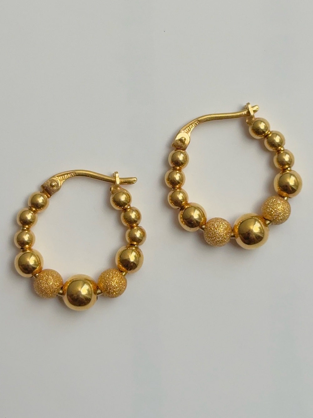 14k Vintage Textured Beaded Ball Hoop Earrings Yellow Gold
